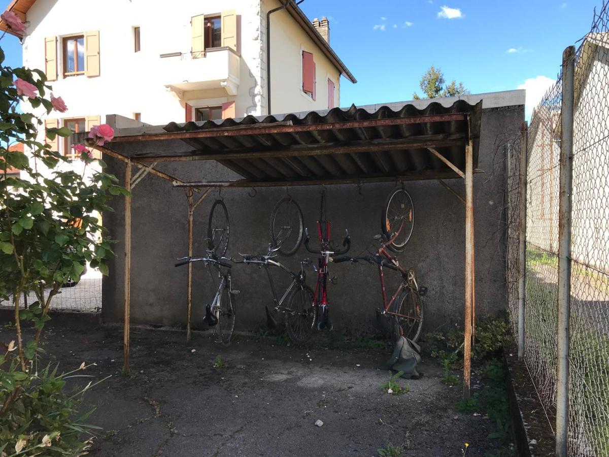 Appartamento Un Petit Bout De Reve, Balcon, Parking & Proche Centre Annecy Esterno foto